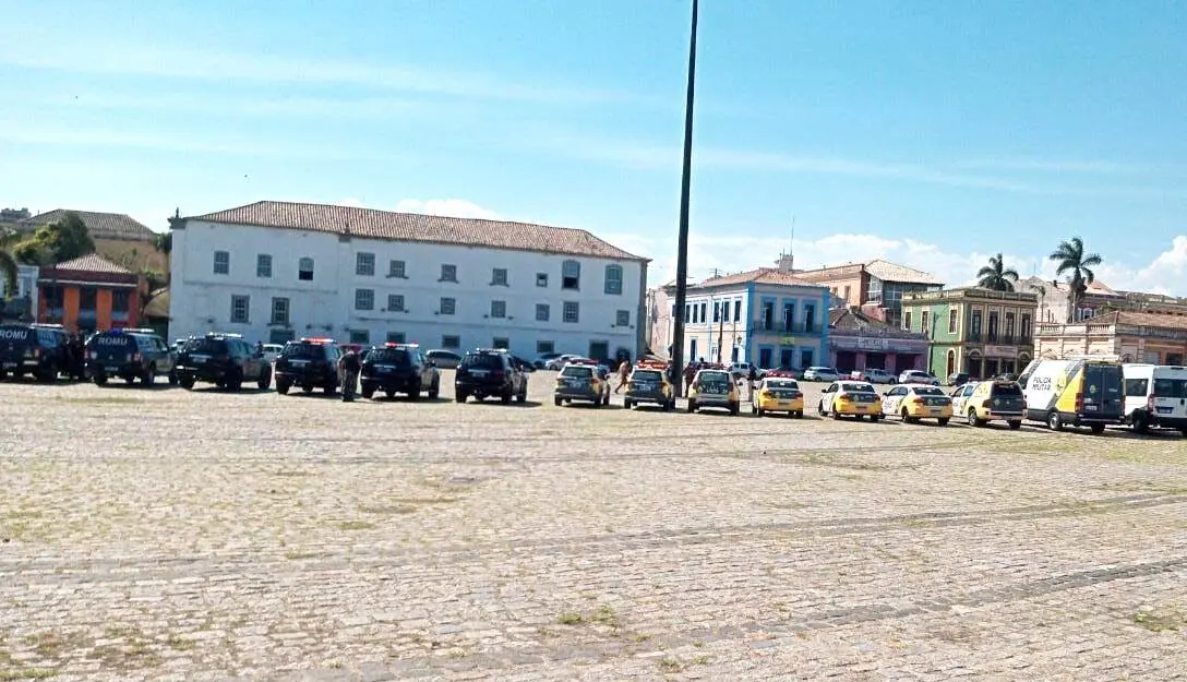Abertura ocorreu na Praça 29 de Julho, em Paranaguá