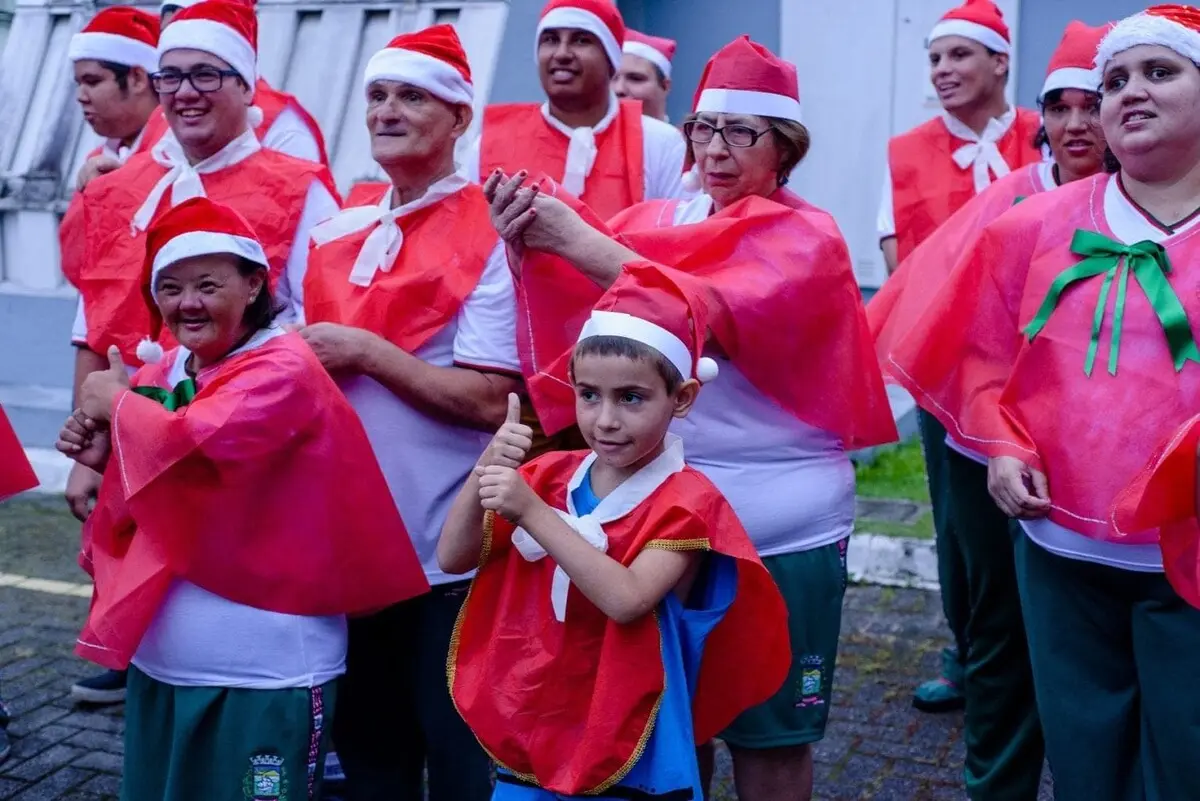 eva-cavani-realiza-a-2a-cantata-de-natal-nesta-quinta-feira-em-paranagua