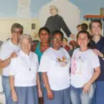 Profissionais voluntários, como pediatras, médicos osteopatas, psicólogos e advogados, oferecem seus serviços regularmente. Foto: Rafael Pinheiro/JB Litoral