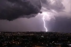 litoral-do-parana-entra-em-alerta-e-pode-ter-tempestades-na-quarta-10