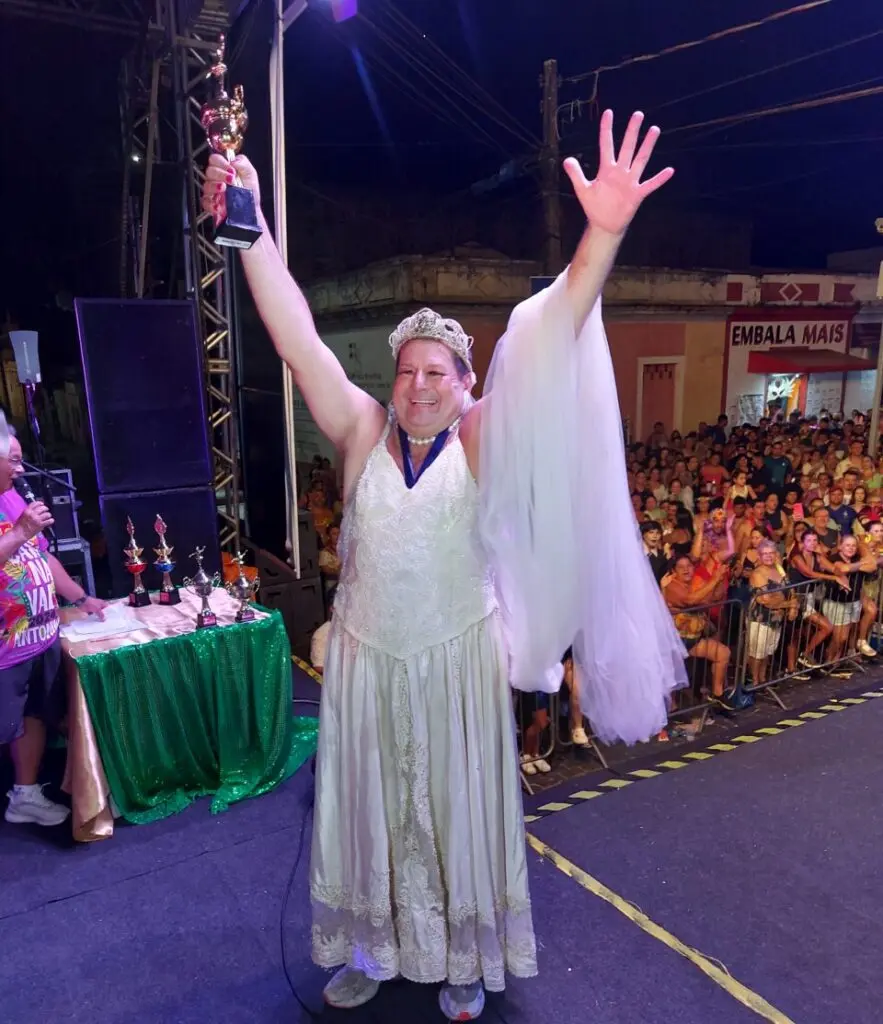 Concurso das Escandalosas agita o Carnaval de Antonina; ganhador doou o prêmio à APAE