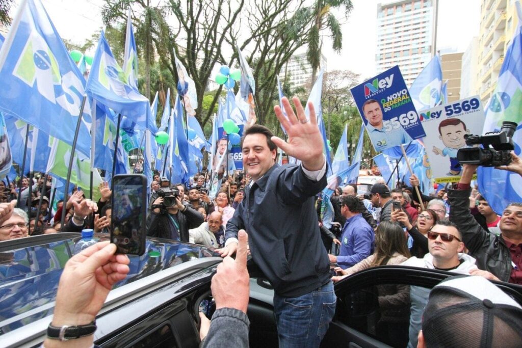 ratinho-junior-e-eleito-governador-do-parana-no-1o-turno-com-60-dos-votos