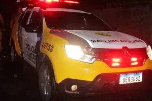 Funcionária de farmácia tem arma apontada para a cabeça em assalto