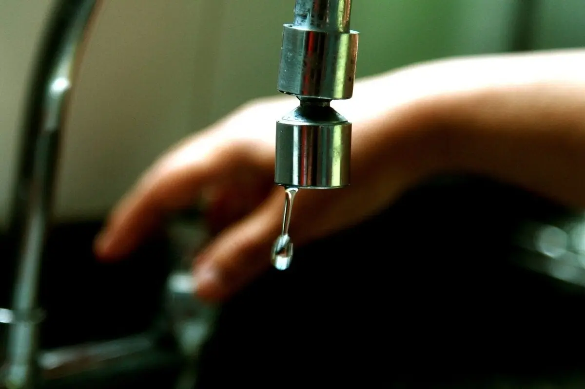 com-falta-de-agua-e-contratacoes-suspeitas-prefeito-de-antonina-autoriza-3o-aumento-ao-samae