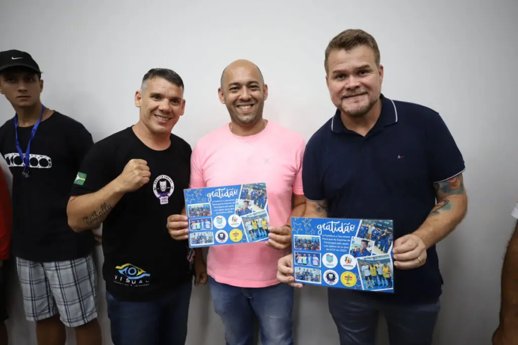 Prefeito Marcelo Roque recebe atletas de jiu-jitsu, canoagem, capoeira, triathlon para apresentação de conquistas de 2022