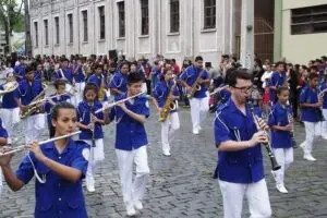 cattalini-terminais-maritimos-traz-nucleo-da-filarmonica-antoninense-para-paranagua