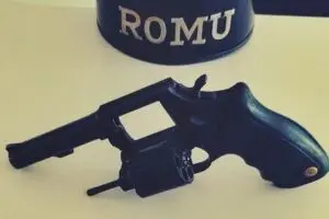 revólver paranaguá