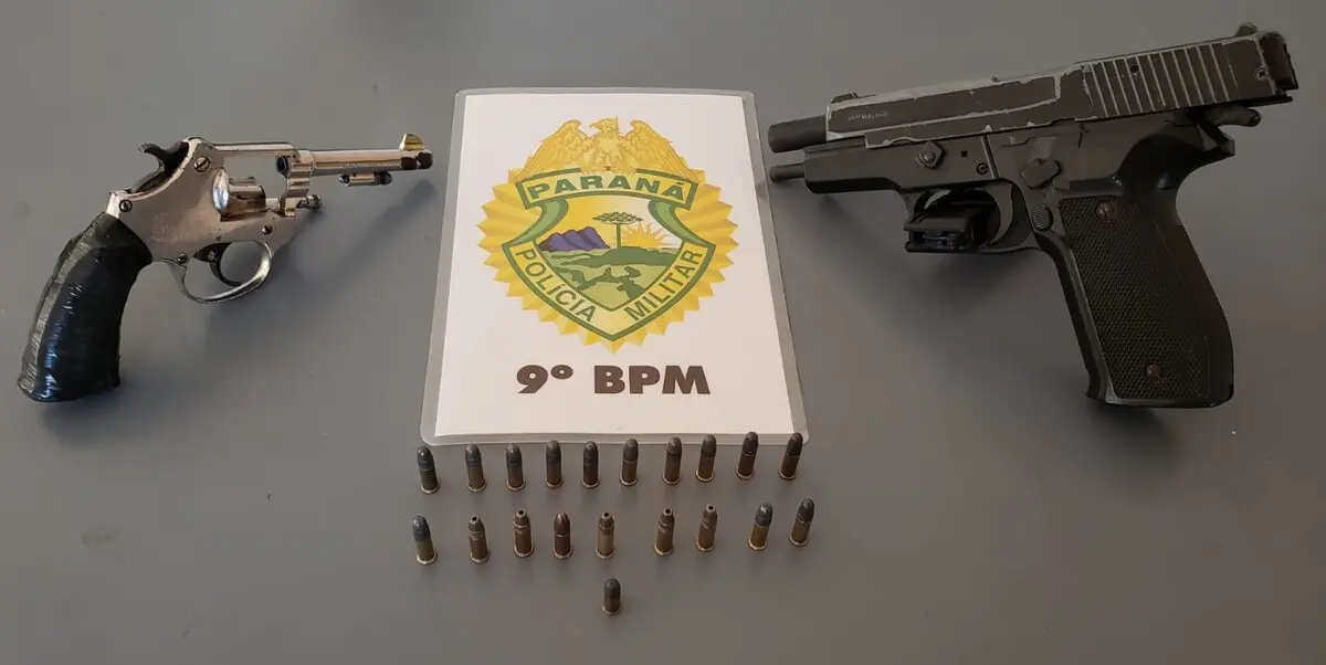 Junto com o revólver foram apreendidas munições para a arma
