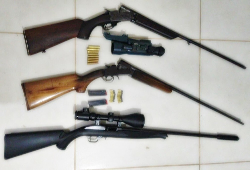 Armas e munições foram encontradas na casa do suspeito