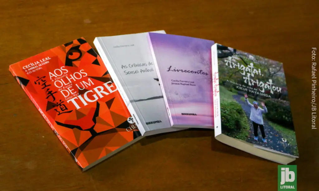 Lendo desde a primeira infância, Cecília escreveu o primeiro livro aos 11 anos. Foto: Rafael Pinheiro/JB Litoral
