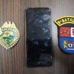 Durante a fuga, bandidos abandonaram o celular roubado