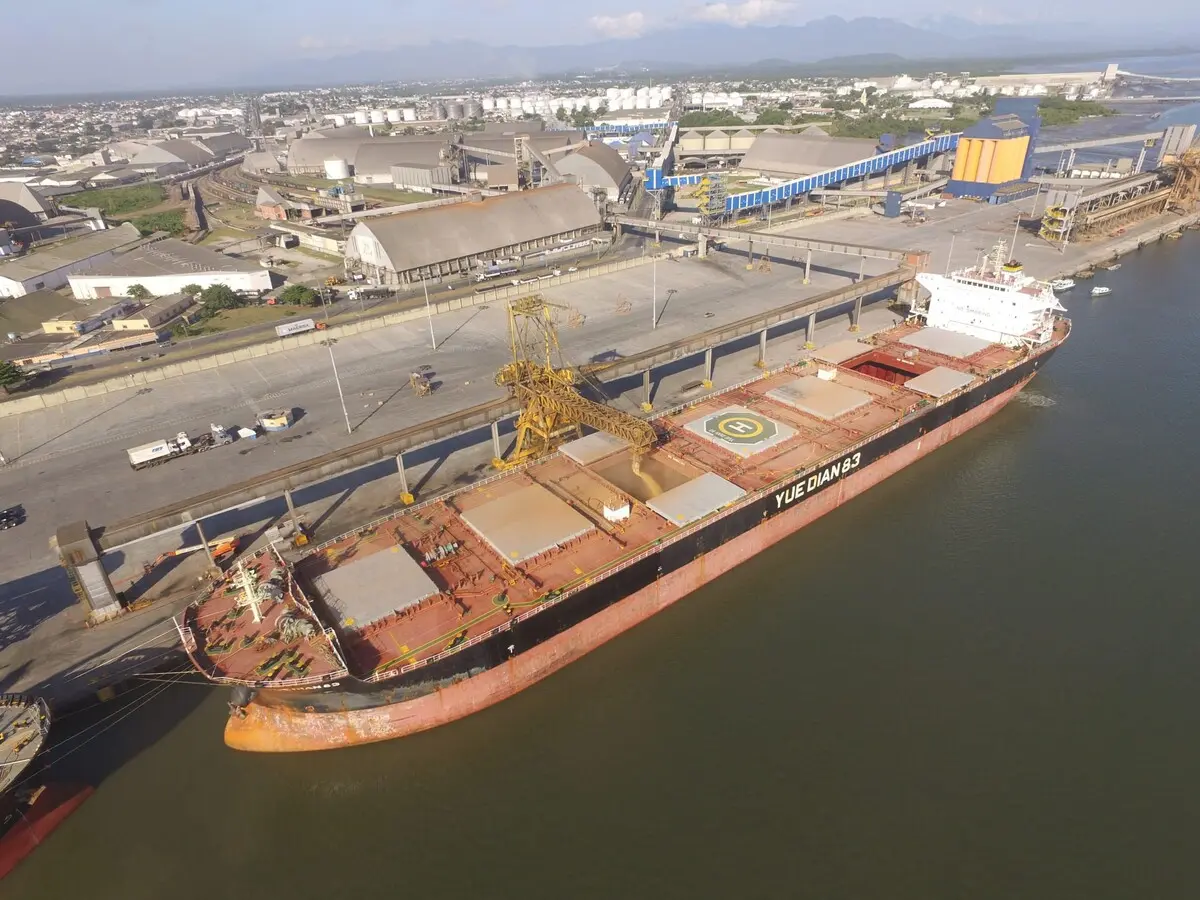 Navio de soja Yue Dian 83.