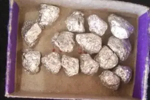 Pedras de crack estava em caixa de fósforo
