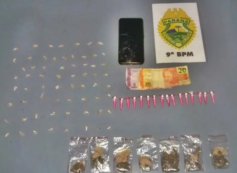 Porções de macona, cocaína e crack foram aprendidas após abordagem do menor