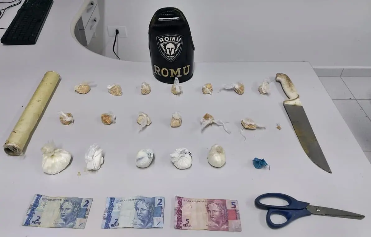 Porções de cocaína e crack foram apreendidas na ação