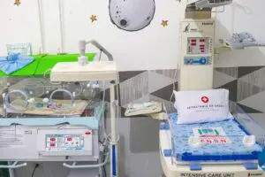 A maternidade não tinha aparelho de fototerapia, importante para tratamento de bebês nascidos com icterícia, por exemplo, também conhecida como “amarelão”. Foto: Prefeitura de Matinhos