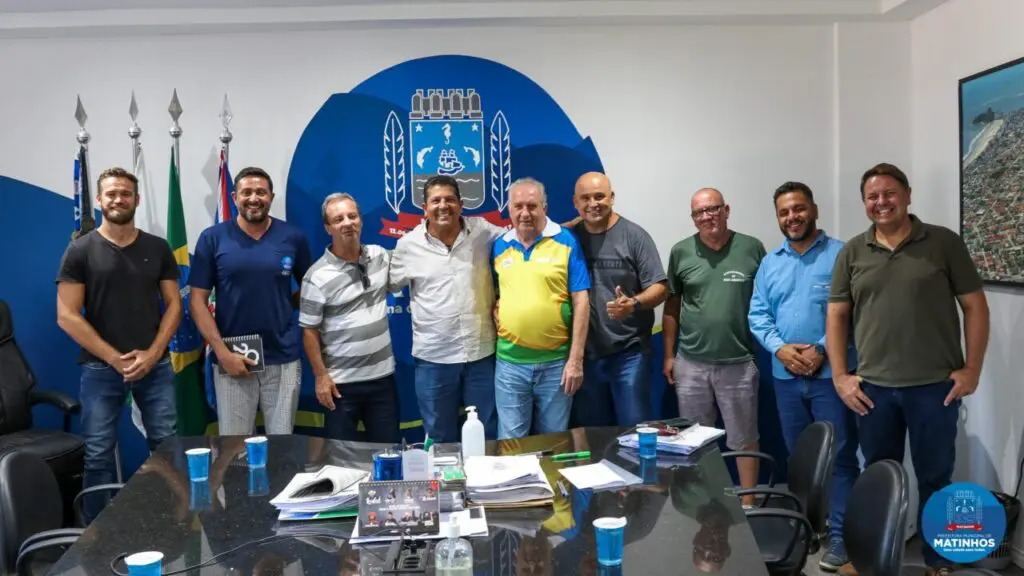 A apresentação foi feita pelo diretor do IAT, José Luiz Scroccaro, ao prefeito Zé da Ecler, a primeira-dama do município, Regina Viana, e aos secretários municipais Sérgio Cioli, Edgar Podbevsek e ao diretor da Secretaria de Obras, Nelinho Lourenço. Foto: Prefeitura de Matinhos