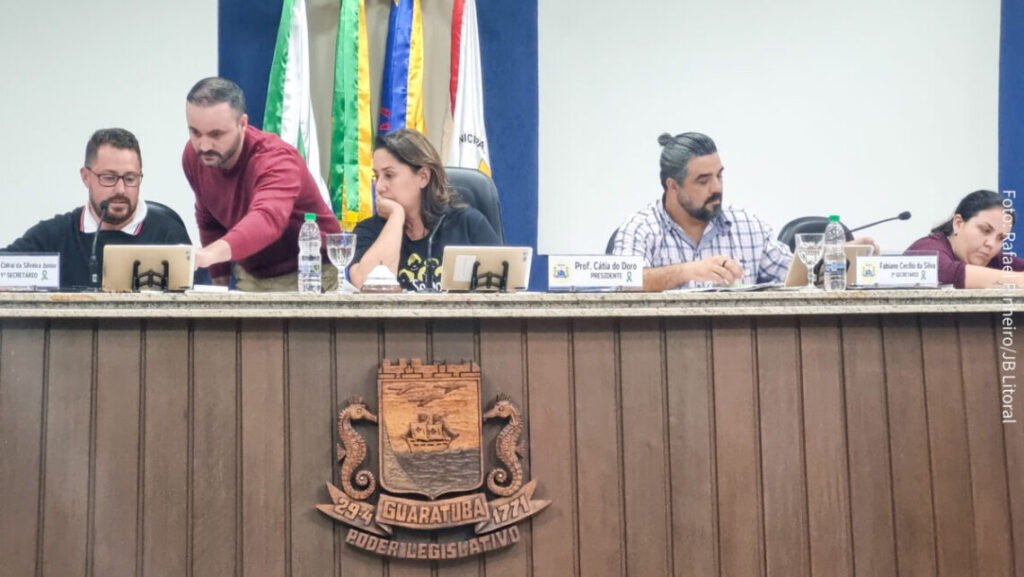 Presidente da Câmara de Guaratuba, Cátia do Doro, anunciou que será aberto concurso para ocupar cargos efetivos da Casa. Foto: Rafael Pinheiro/JB Litoral
