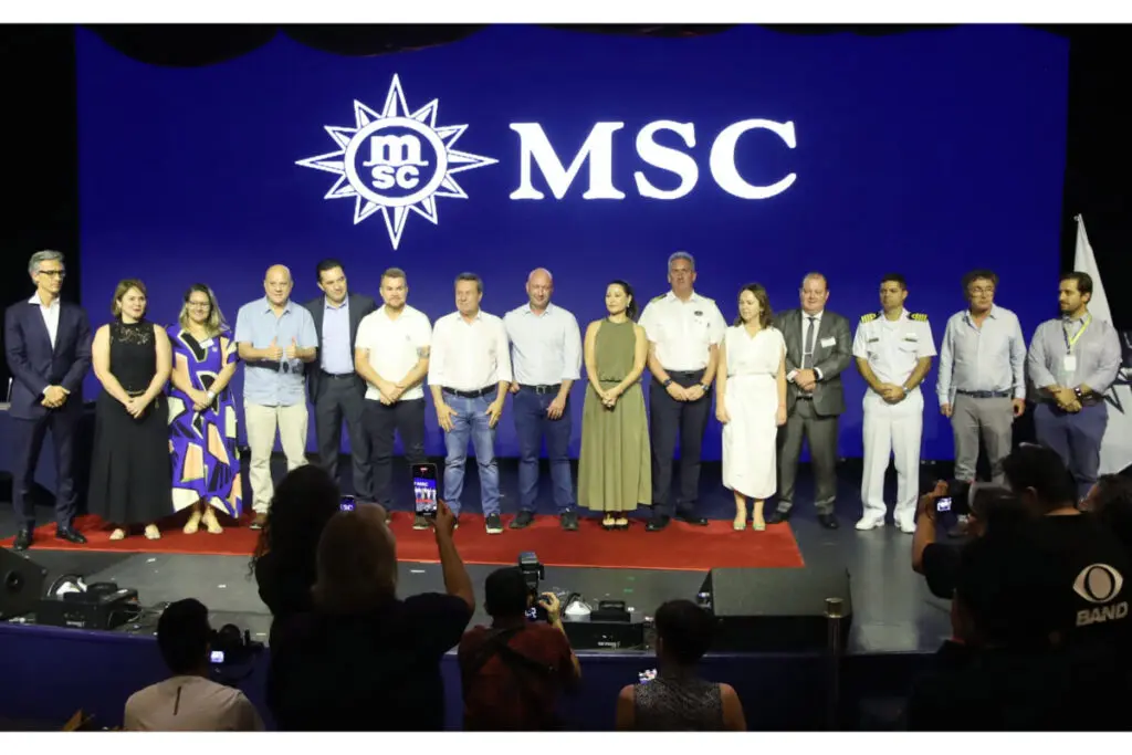 navio de passageiros, paranaguá, msc lirica