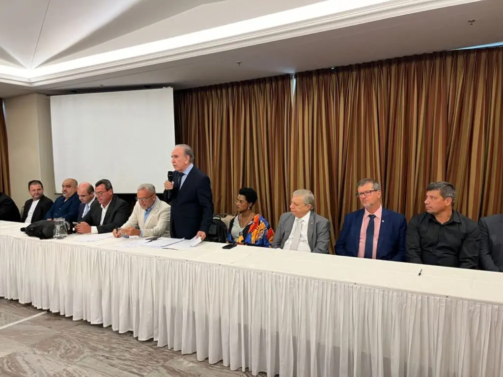 Plenária em Brasília mobiliza trabalhadores portuários de todo o país e conta com robusta comitiva paranaense