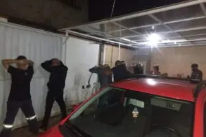 Ação ocorreu na madrugada de segunda-feira, após denúncia de som alto e aglomeração