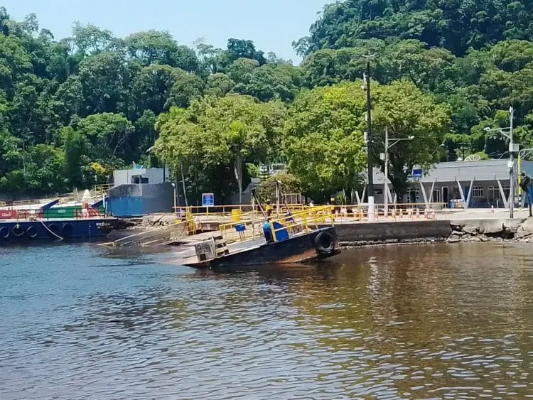 Flutuante cedeu na Baía de Guaratuba