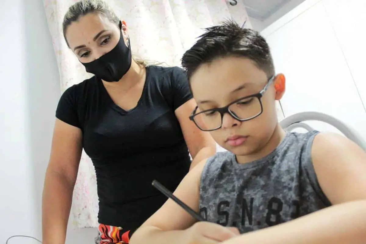 mãe filho estudo