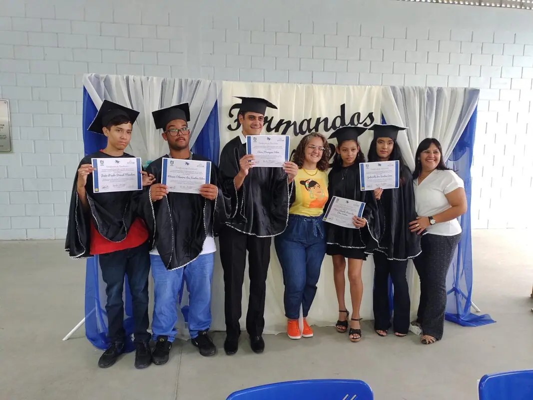 alunos eja, prefeitura de Paranaguá