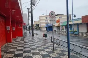 aveinda, matinhos, lojas fechadas
