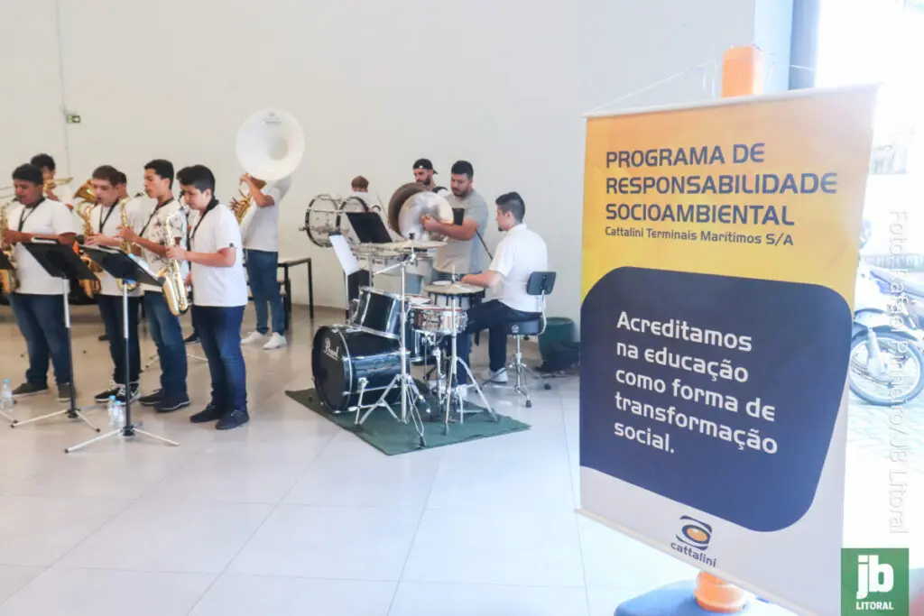 alunos da Costa e Silva e cattalini