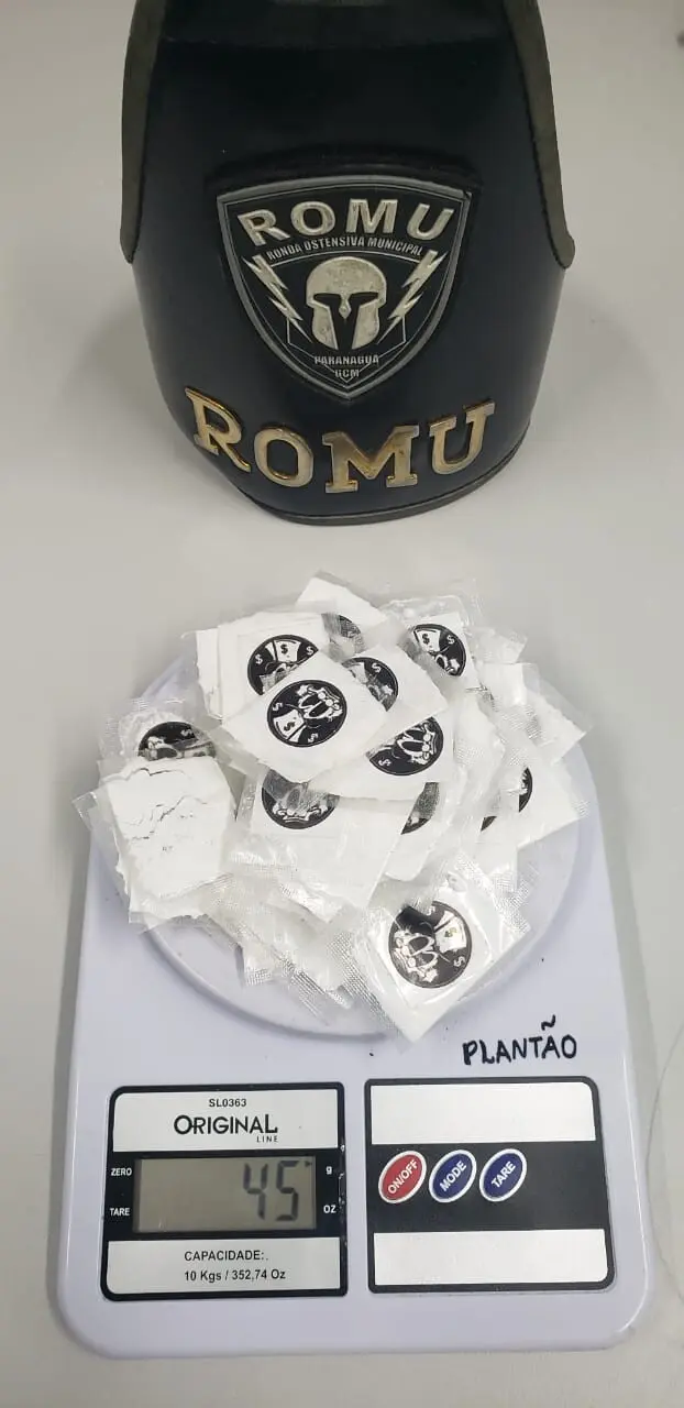 Maconha já tinha vinha com a seda para consumo do usuário