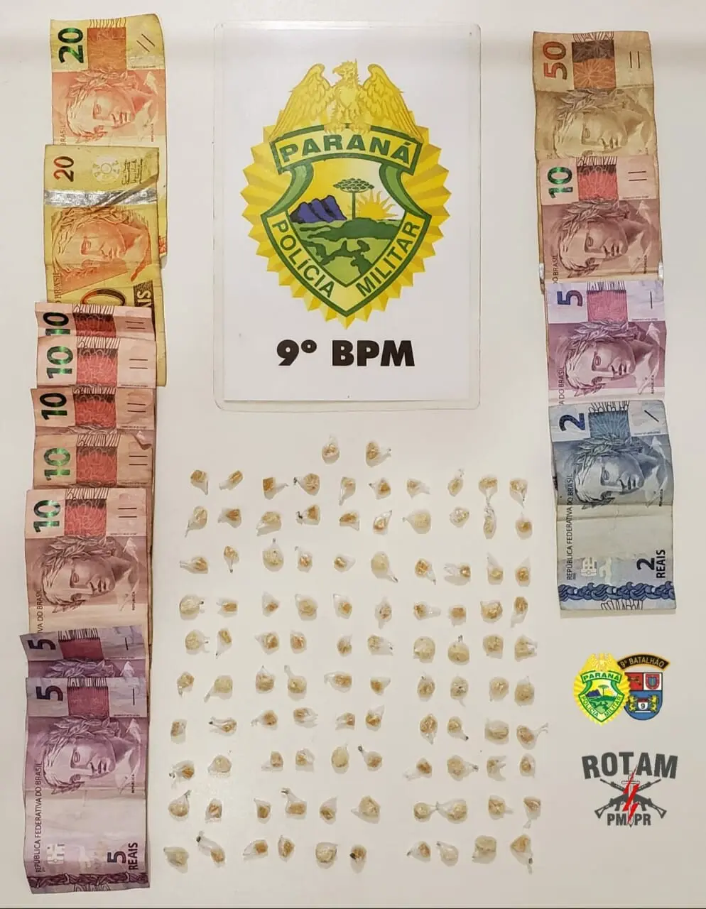 Mais de 100 pedras de crack foram apreendidas na ação