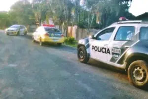 Policiais militares e civis se deslocaram em atendimento À ocorrência