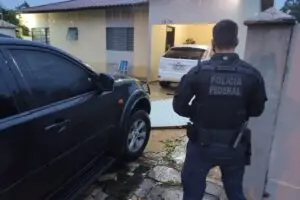 Ação conta com o apoio de equipes da PM e Polícia Civil do Paraná