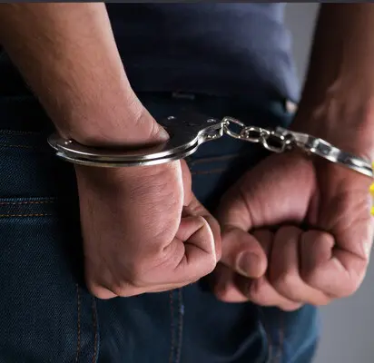 Homem foi preso pela PM e levado para a delegacia d Guaratuba
