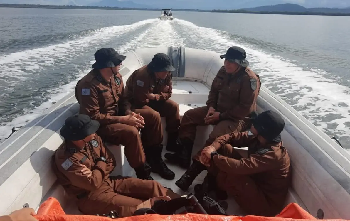 Dentre às inúmeras disciplinas aplicadas, os policiais foram qualificados em Abordagem a Embarcações