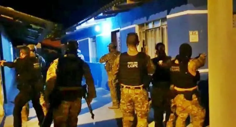 Prisões ocorreram no litoral paranaense e em Santa Catarina