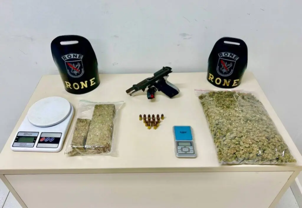 Rone apreende drogas e pistola em Paranaguá