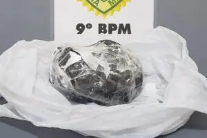 Abordagem resultou na apreensão de 200 gramas de cocaína