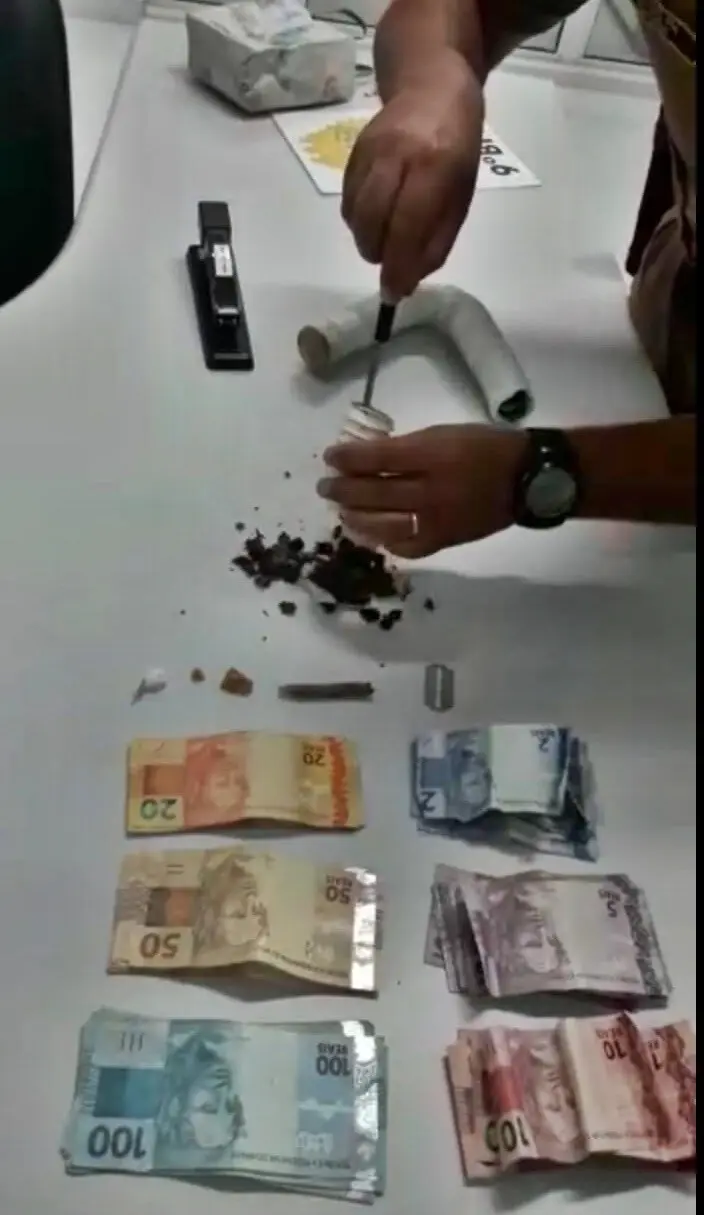 Drogas estavam em sifão, no banheiro