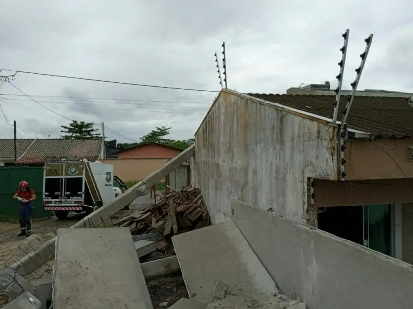 ESTRUTURA DESABOU
