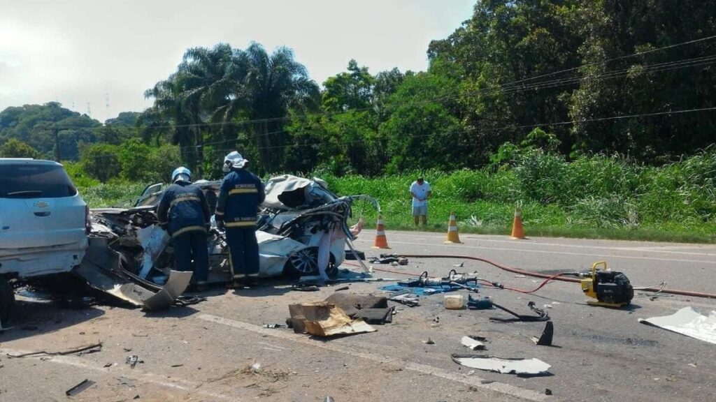 acidente-grave-na-br-277-gera-uma-vitima-fatal-e-10-feridos