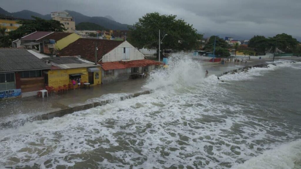 chuva, ondas, mar, ressaca, amau tempo