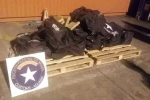 pf-prende-suspeitos-de-esconder-carga-de-cocaina-em-conteiner