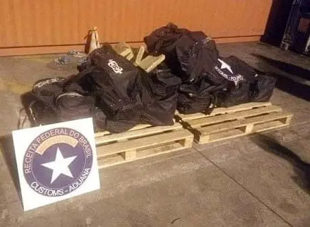 pf-prende-suspeitos-de-esconder-carga-de-cocaina-em-conteiner