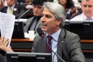 deputado-federal-alerta-sobre-o-caos-da-aposentadoria-que-sera-votada-em-brasilia