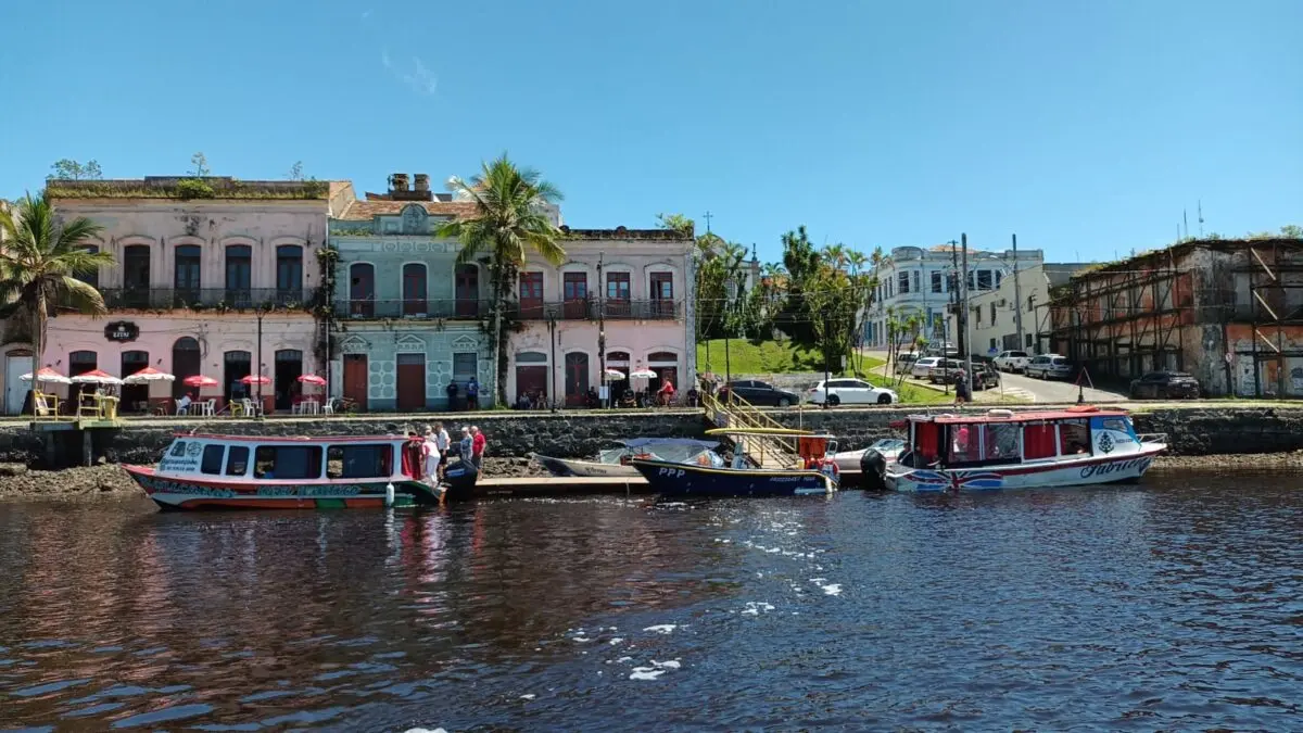 baia de Paranaguá - rua da praia