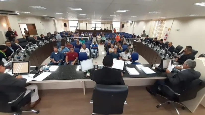 Sessão legislativa na Câmara de Paranaguá