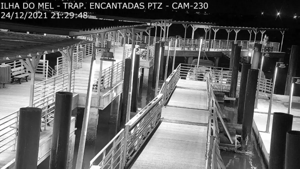 Reprodução da tela das câmera no trapiche de Encantadas