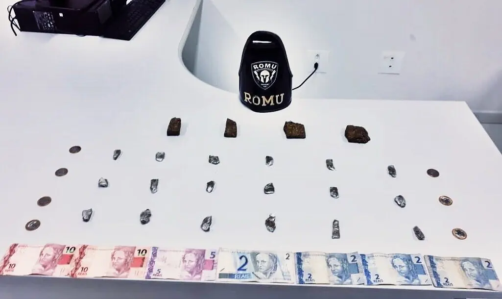 94 gramas de maconha em tablete foram apreendidos na ação